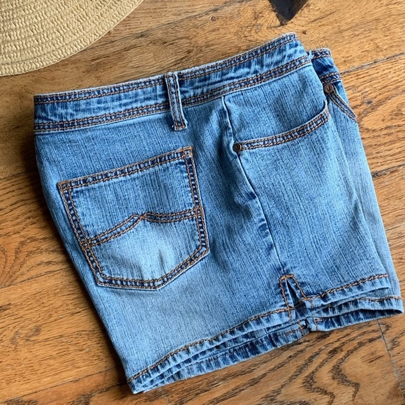 Jou Jou‎ Denim Shorts - Picture 3 of 10